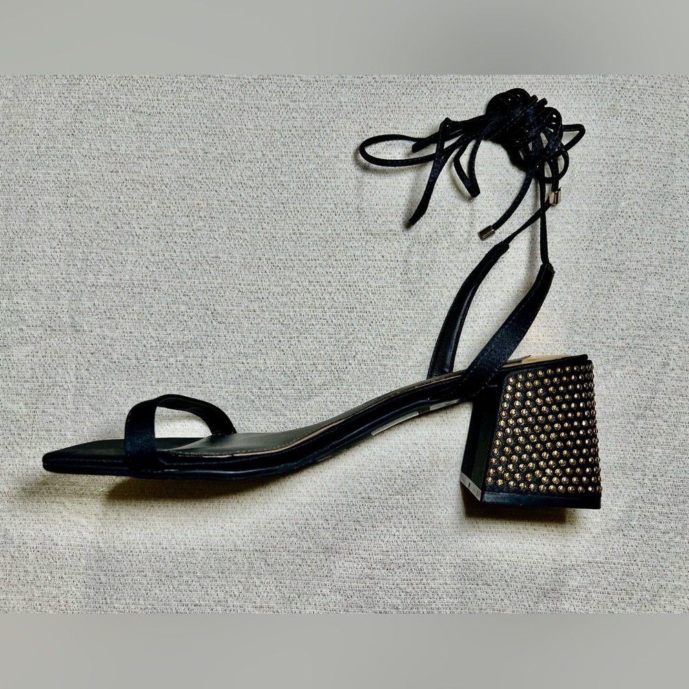 NEW Arezzo Black Strappy Sandals with 3in gold studded block heel - size 9.5
